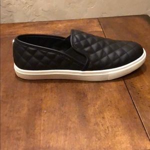 Steve Madden Ecentrcq Quilted Slip-On Sneakers